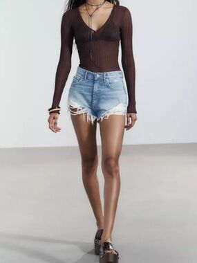 NWOT Zara High Waisted Distressed Denim Shorts Light Wash 6